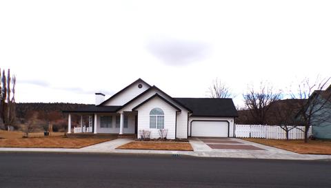 237 SW Meadow Lakes Dr, Prineville, OR 97754