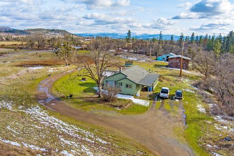 775 Trails End Ln, Eagle Point, OR 97524