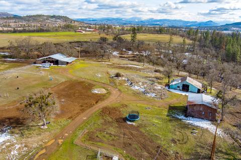 775 Trails End Ln, Eagle Point, OR 97524 photo 9
