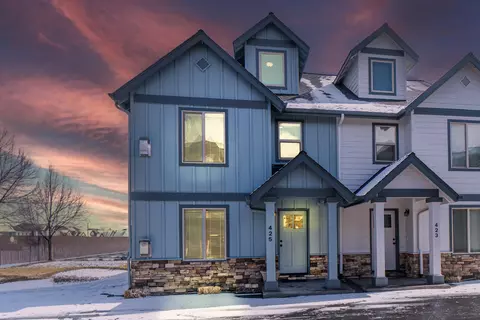 425 NW 25th St, Redmond, OR 97756