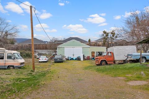 4375 Table Rock Rd, Central Point, OR 97502 photo 1