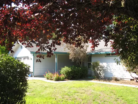 1582 Drury Ln, Grants Pass, OR 97527