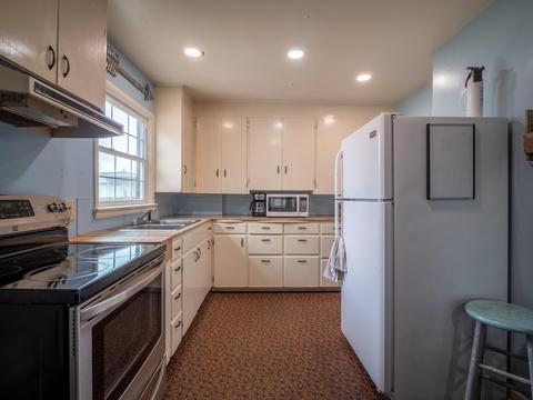 624 S Royal Ave, Eagle Point, OR 97524 photo 9