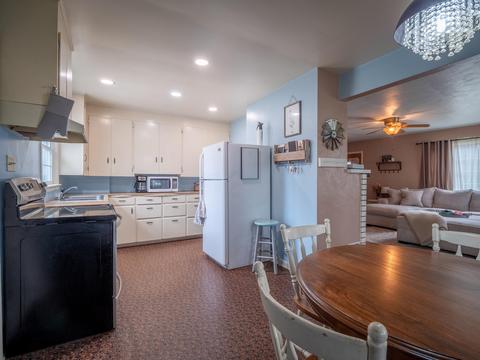 624 S Royal Ave, Eagle Point, OR 97524 photo 8