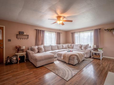 624 S Royal Ave, Eagle Point, OR 97524 photo 4