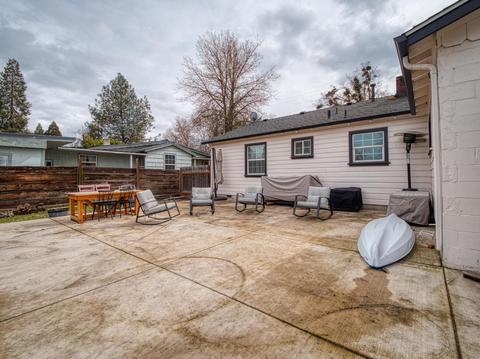 624 S Royal Ave, Eagle Point, OR 97524 photo 22