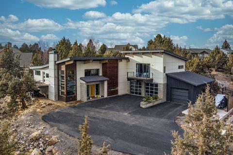 3275 SW 34th St, Redmond, OR 97756