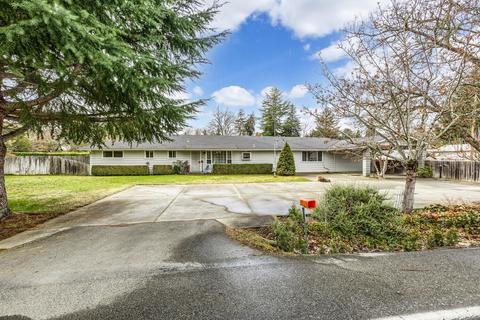 1159 Fruitdale Dr, Grants Pass, OR 97527