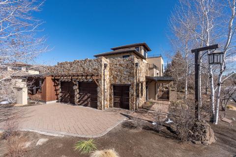 65650 Swallows Nest Ln, Bend, OR 97701