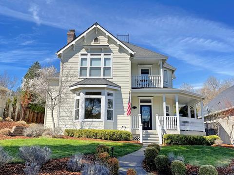 760 Laurel Ln, Jacksonville, OR 97530