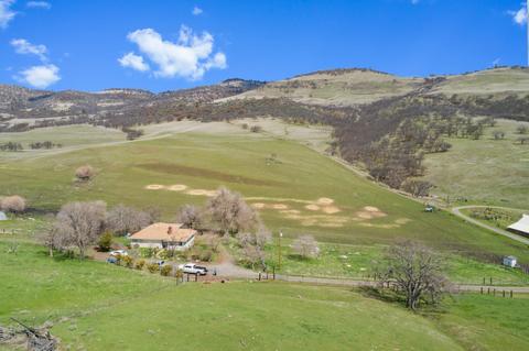 3403 N Valley View Rd, Ashland, OR 97520