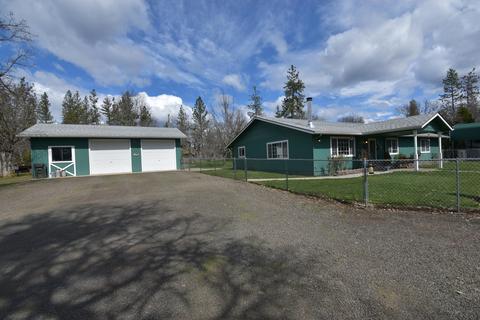 372 Bond Rd, Eagle Point, OR 97524