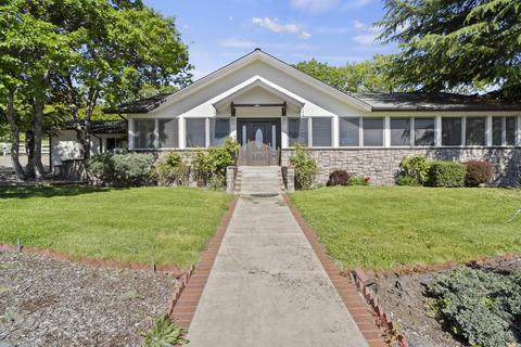 4264 Beagle Rd, White City, OR 97503