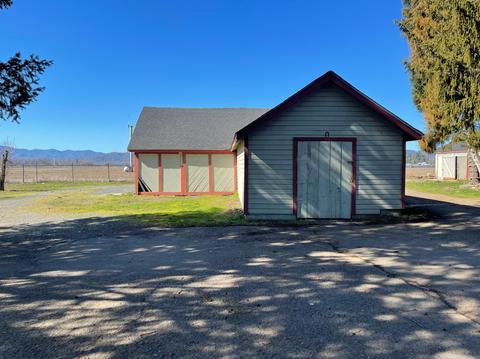 9445 Table Rock Rd, Central Point, OR 97502 photo 9