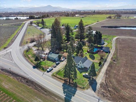 9445 Table Rock Rd, Central Point, OR 97502 photo 48