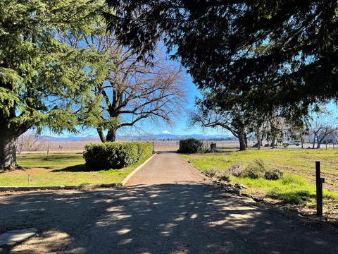9445 Table Rock Rd, Central Point, OR 97502 photo 13