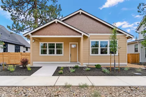 221 W Clearpine Dr, Sisters, OR 97759