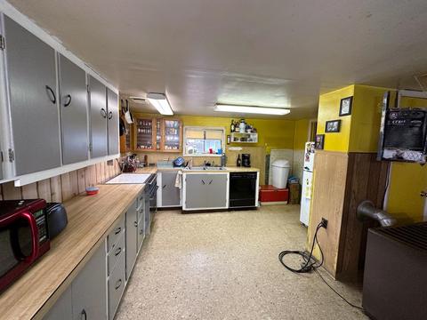 1290 NW Locust St, Prineville, OR 97754