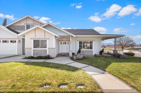 2000 SE Marlen Dr, Grants Pass, OR 97527