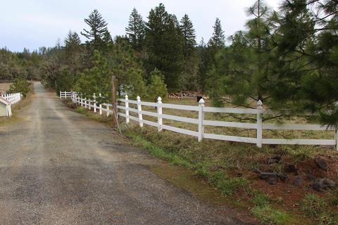 1789 Laurel Rd, Cave Junction, OR 97523 photo 10