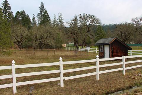 1789 Laurel Rd, Cave Junction, OR 97523 photo 8