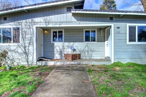 122 Cottage St, Medford, OR 97504