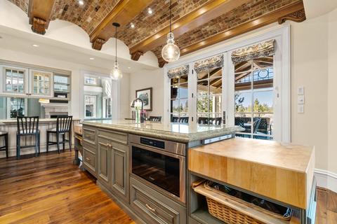 Kitchen - 18665 Macalpine Loop, Bend, OR 97702 photo 5 of 9