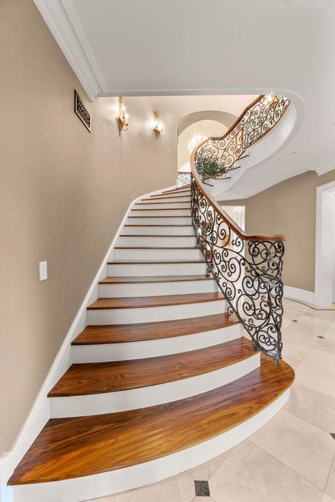 Entry Way - 18665 Macalpine Loop, Bend, OR 97702 photo 7 of 13