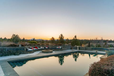 Exterior - 18665 Macalpine Loop, Bend, OR 97702 photo 2 of 5