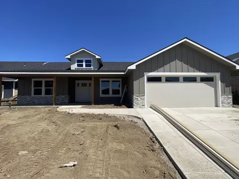 1020 Brandon Way, Phoenix, OR 97535