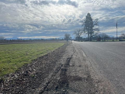 9329 Table Rock Rd, Central Point, OR 97502 photo 3