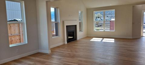 236 Samuel Lane Loop Rd, Phoenix, OR 97535 photo 3