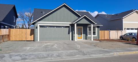 236 Samuel Lane Loop Rd, Phoenix, OR 97535 photo 1