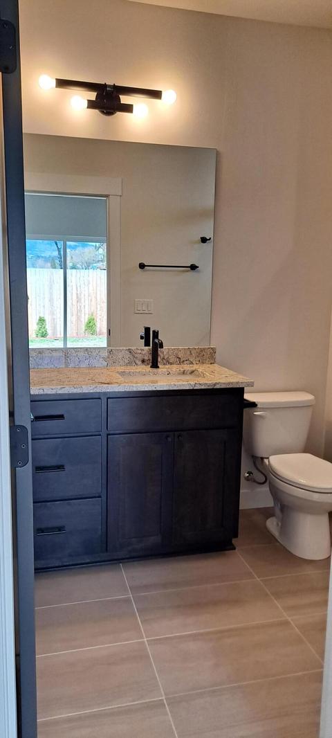 236 Samuel Lane Loop Rd, Phoenix, OR 97535 photo 18