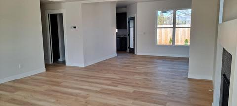 236 Samuel Lane Loop Rd, Phoenix, OR 97535 photo 4