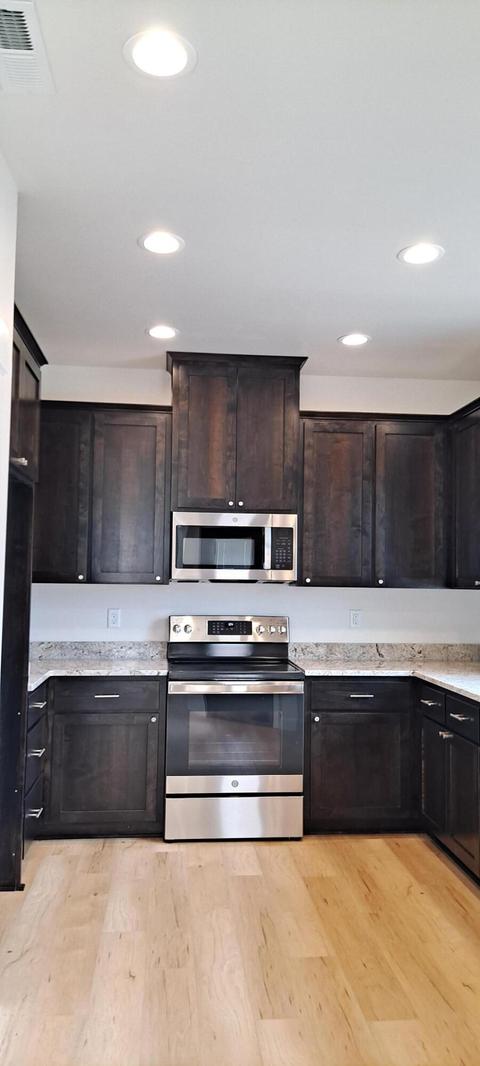 236 Samuel Lane Loop Rd, Phoenix, OR 97535 photo 10