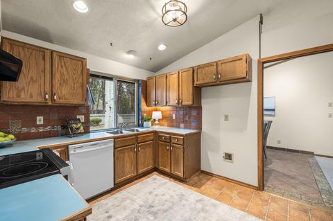60992 Amethyst St, Bend, OR 97702 photo 18