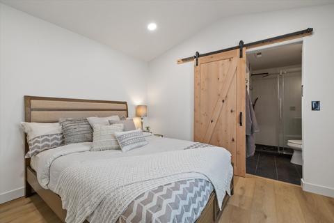 61068 Larkspur Loop, Bend, OR 97702 photo 12