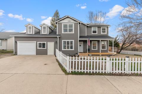 497 Merlee Cir, Eagle Point, OR 97524 photo 1