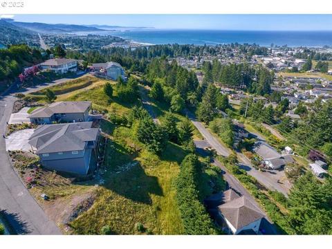 6894 Pacific Terrace Loop, Brookings, OR 97415