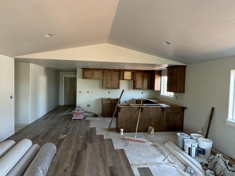 706 Nottingham Ter, Eagle Point, OR 97524 photo 3