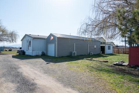 2878 Avenue A, White City, OR 97503