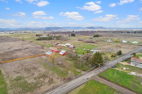 5621 Mcloughlin Dr, Central Point, OR 97502 photo 28
