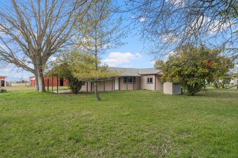 5621 Mcloughlin Dr, Central Point, OR 97502