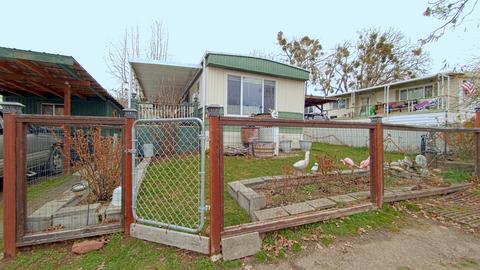421 Stevens Rd UNIT 49, Eagle Point, OR 97524 photo 2