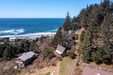 4160 Hillcrest Rd, Neskowin, OR 97149