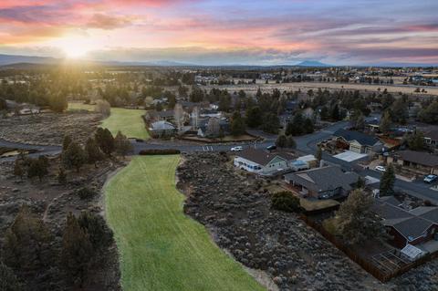 20819 Solstice Dr, Bend, OR 97703 photo 2