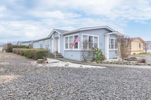 339 Whispering Willow Dr, Grants Pass, OR 97527