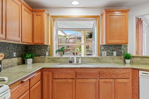 519 Winston Ct, Eagle Point, OR 97524 photo 11