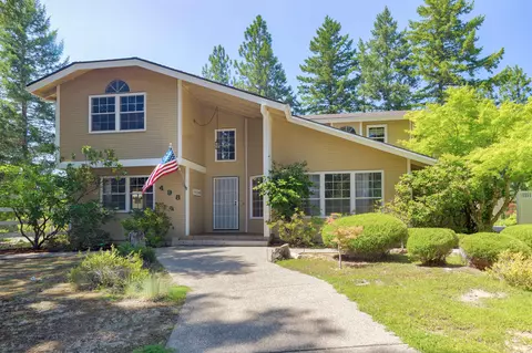498 Becklin Dr, Merlin, OR 97532